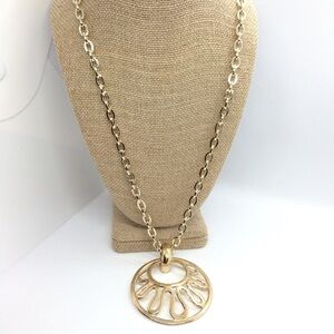VINTAGE SARAH COVENTRY ABSTRACT MEDALLION GOLD TONE NECKLACE